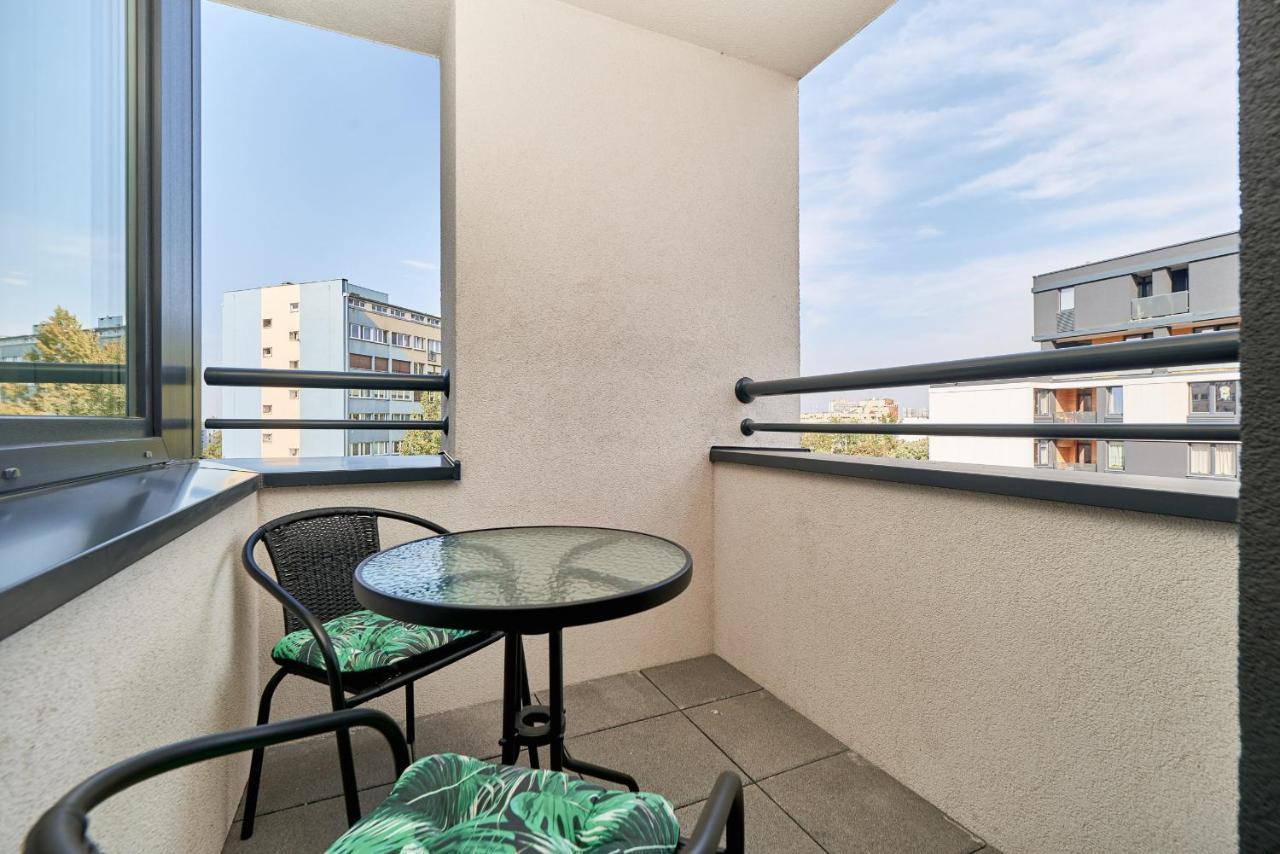 Exclusive Apartments Gwiazdzista With Free Garage Wroclaw By Noclegi Renters Екстериор снимка
